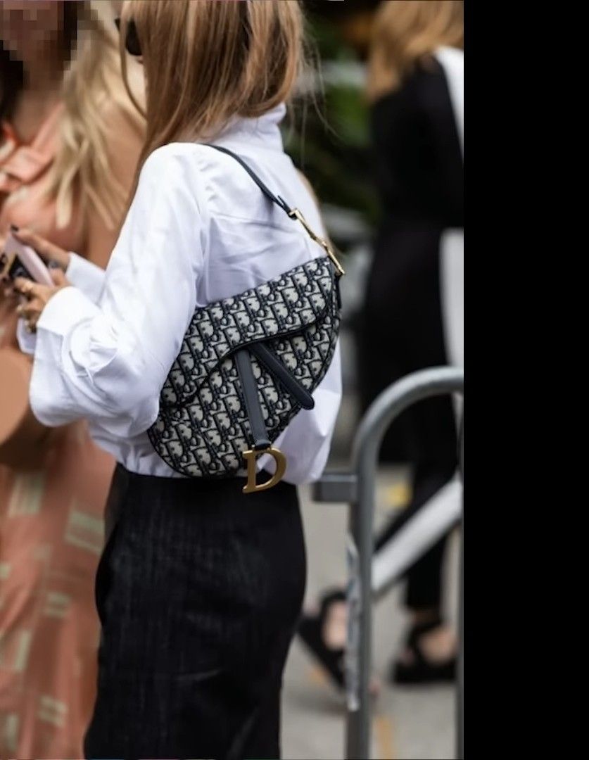 How to Style a Saddle Bag for Everyday Outfits