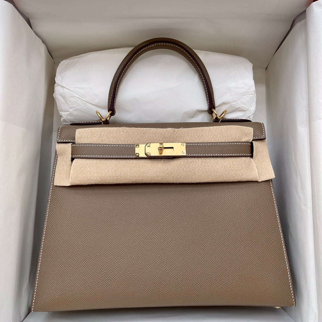 Mini Pink Kelly Bag: Why This Color Is Always in Demand