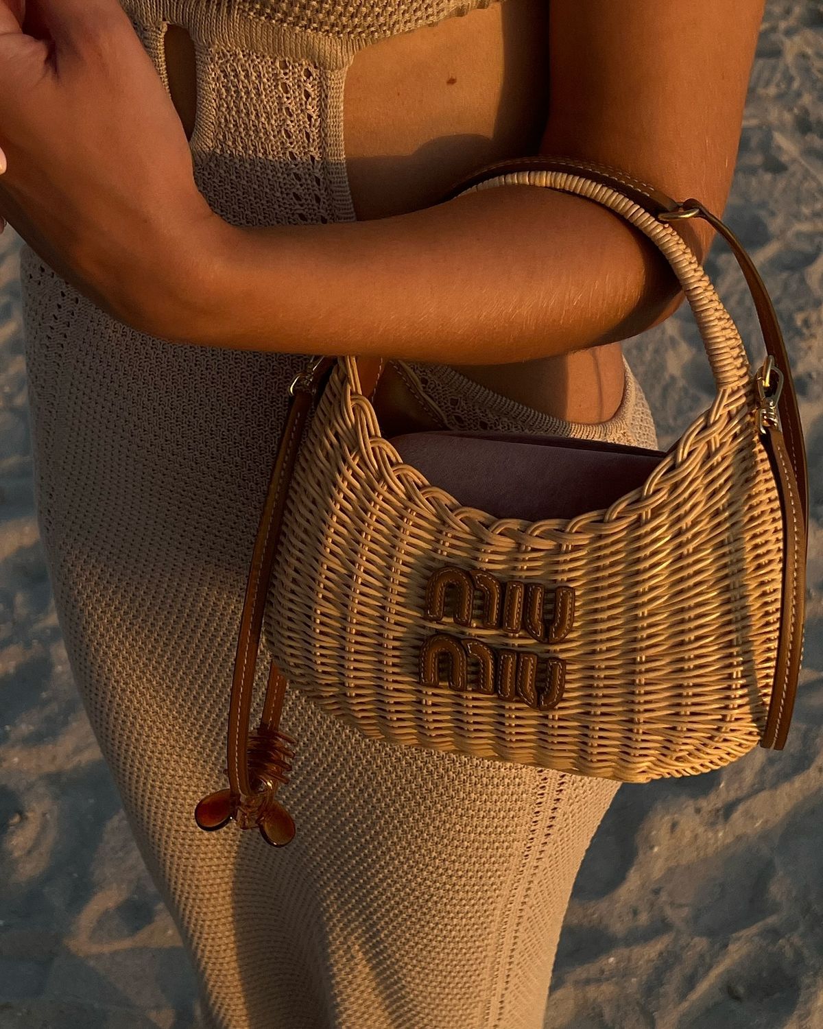 Woven Summer Shoulder Bag – Natural Raffia Edition