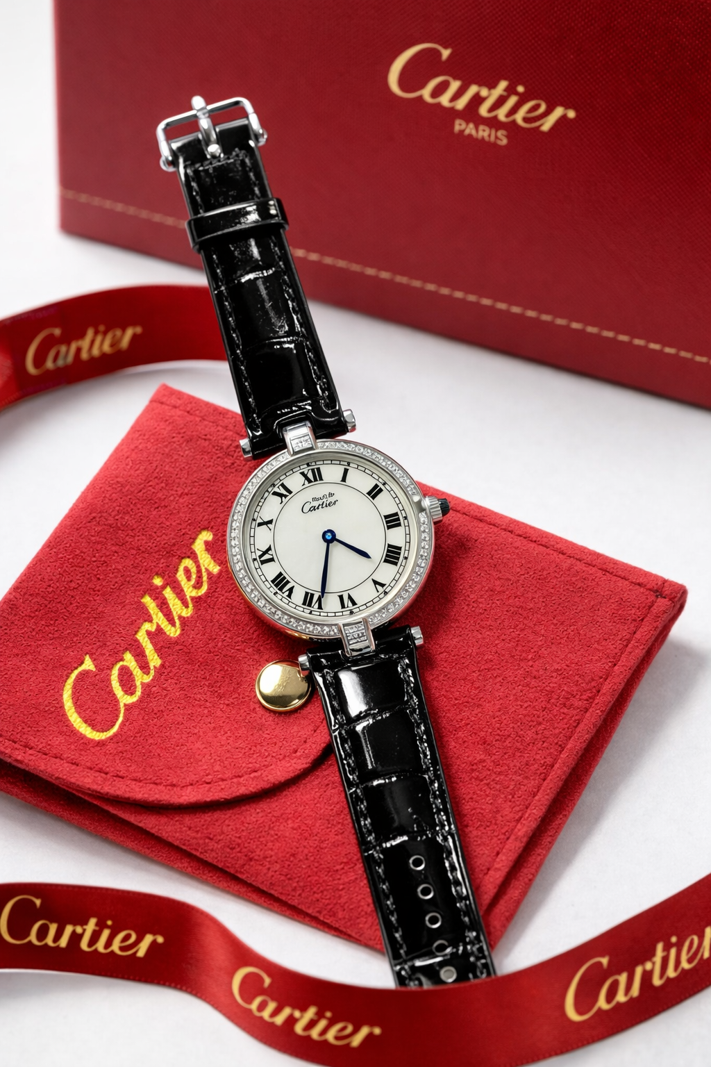 Luxury Diamond Dial Watch – Elegant Leather Strap | Classic Paris Style