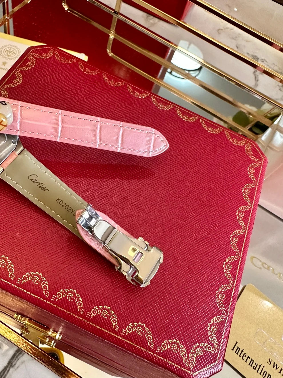 Pink Leather Luxury Watch – Silver Edition