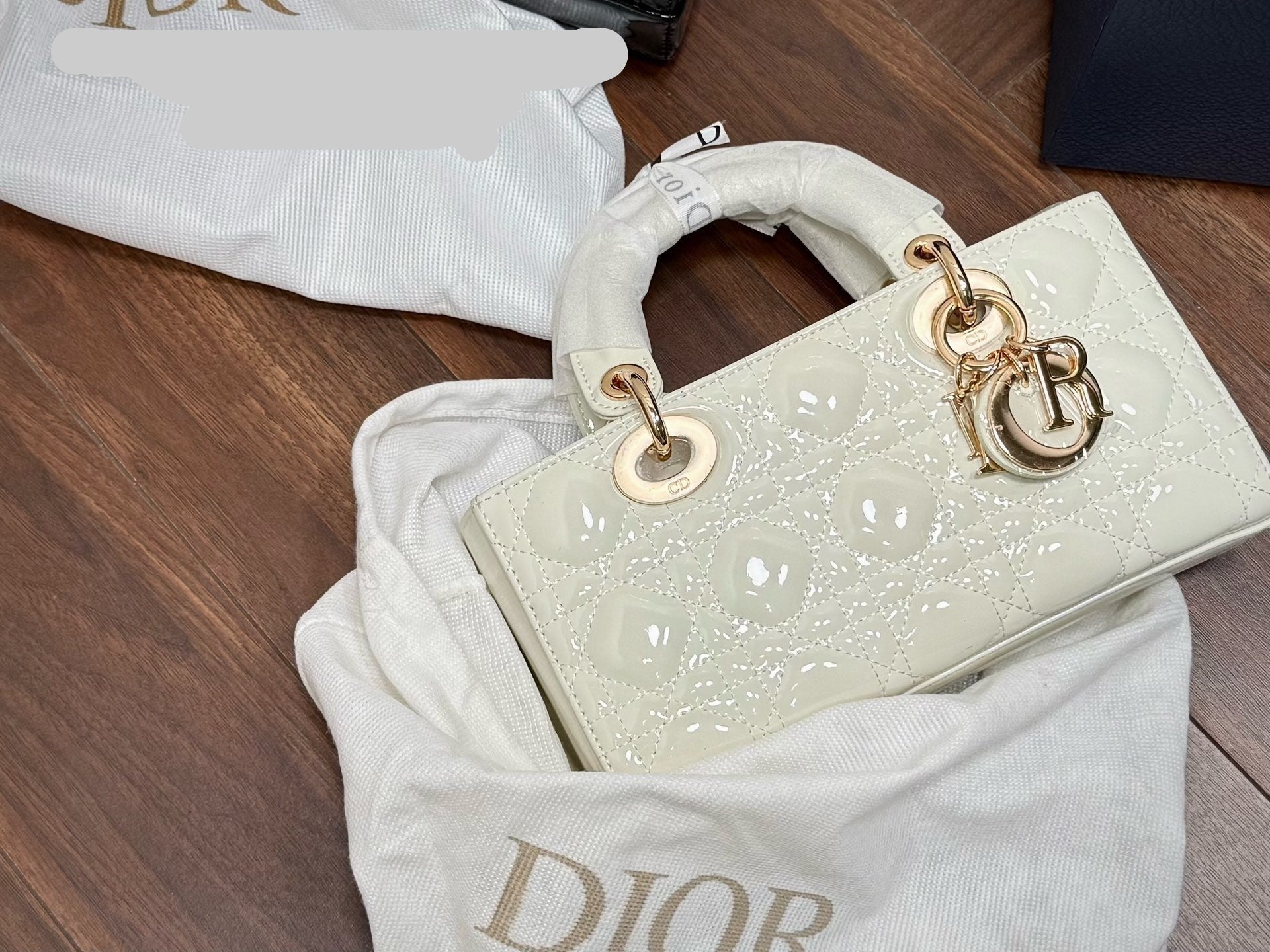 lady dor bag