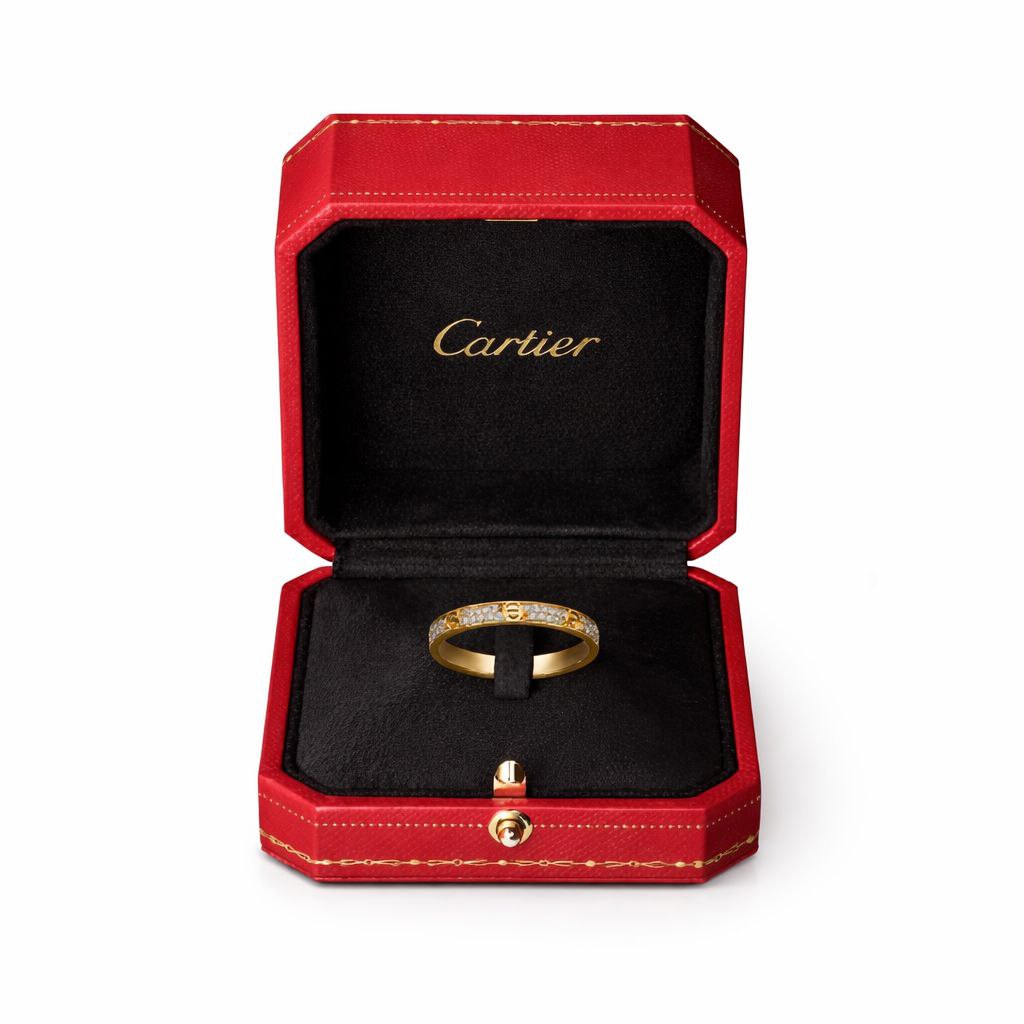 Luxury Diamond Band Ring – Minimal Elegant Everyday Ring