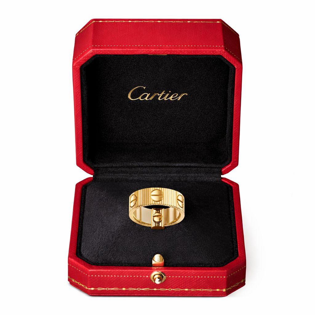 Luxury Screw Ring – 18K Gold Plated Stainless Steel | Minimal Elegant Band