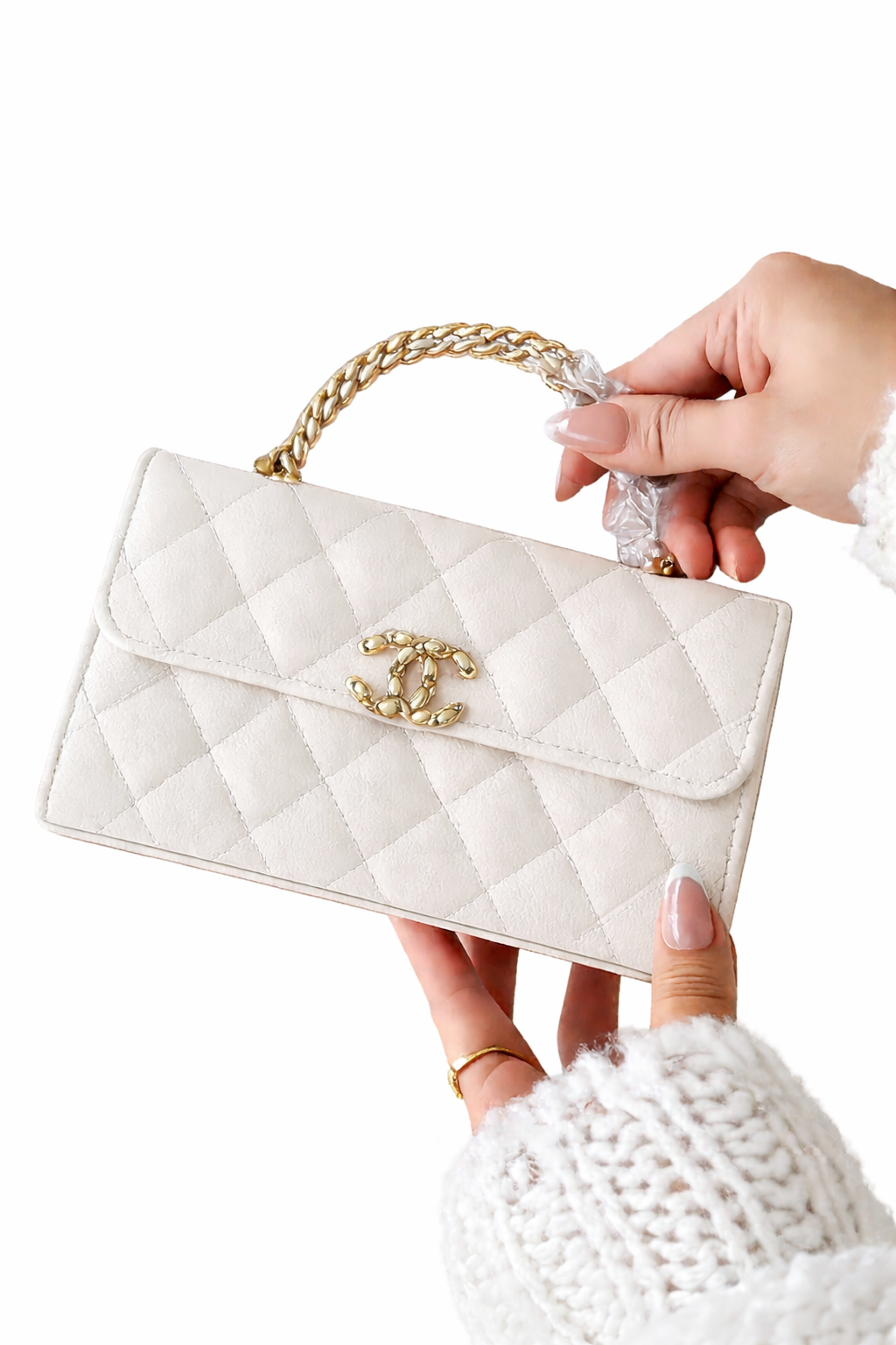 White Quilted WOC Chain Bag – Elegant Luxury Style