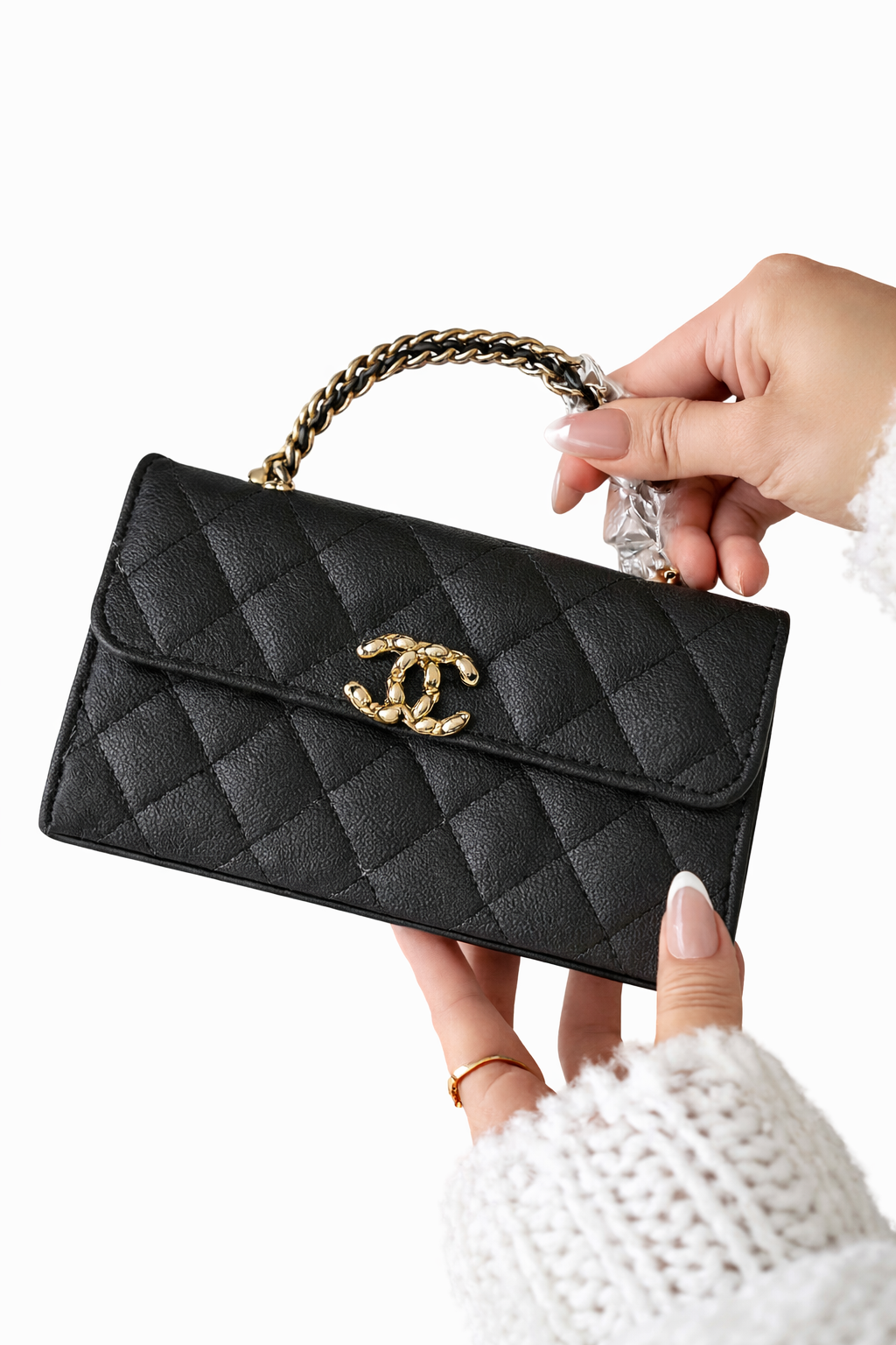 White Quilted WOC Chain Bag – Elegant Luxury Style