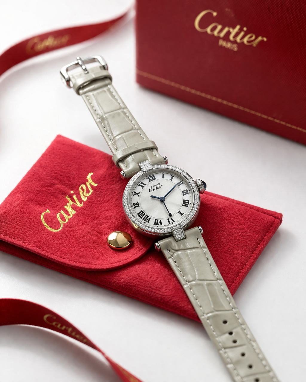 Luxury Diamond Dial Watch – Elegant Leather Strap | Classic Paris Style