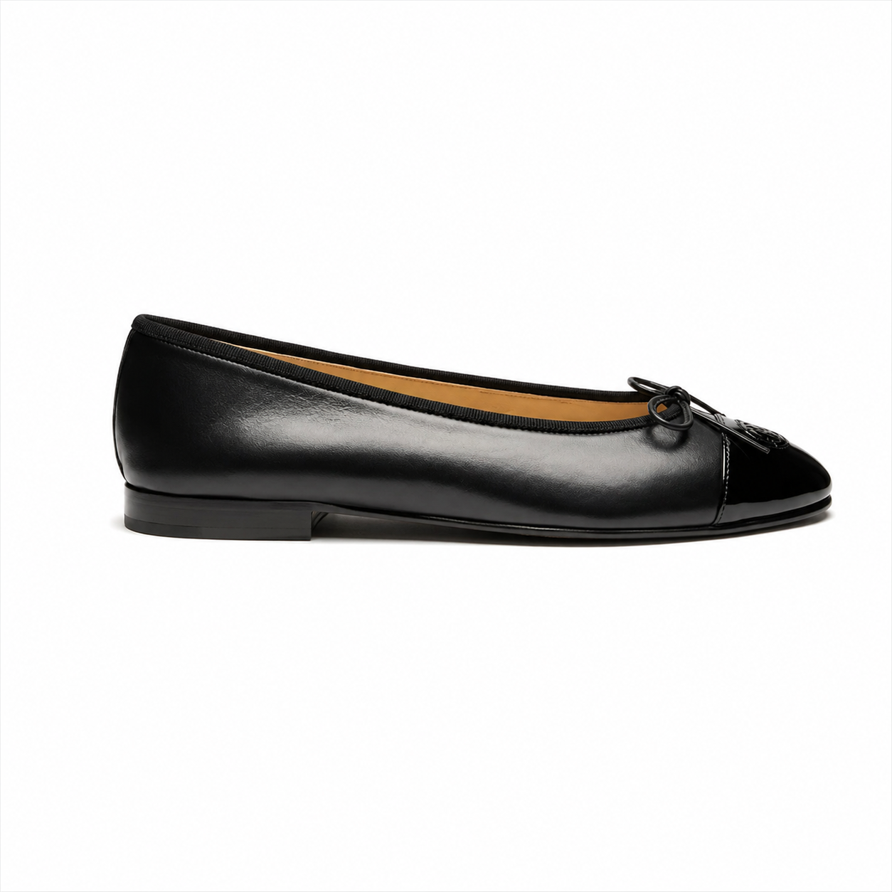 Classic Leather Ballet Flats – Two Tone Elegant Style