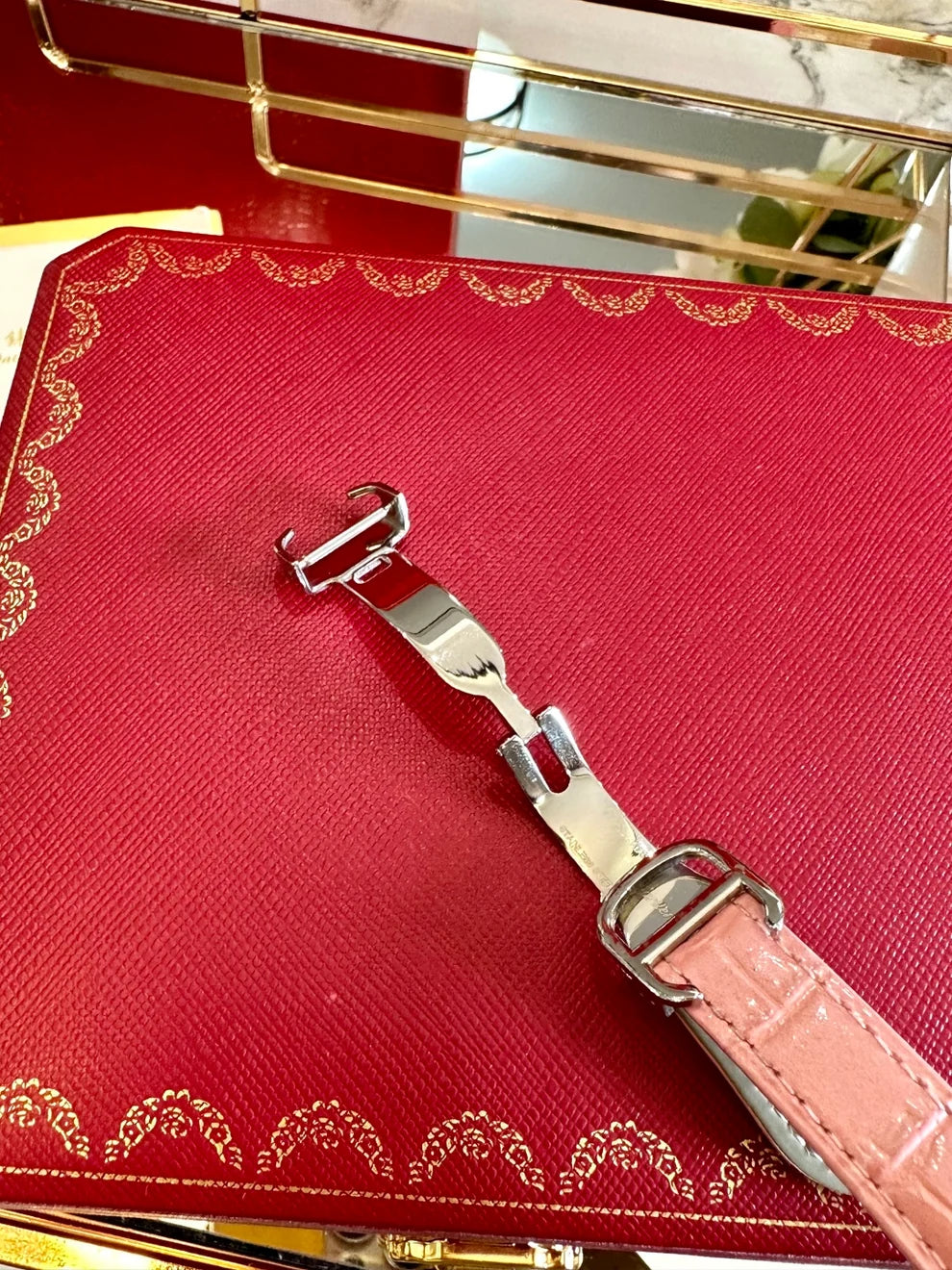 Pink Leather Luxury Watch – Silver Edition