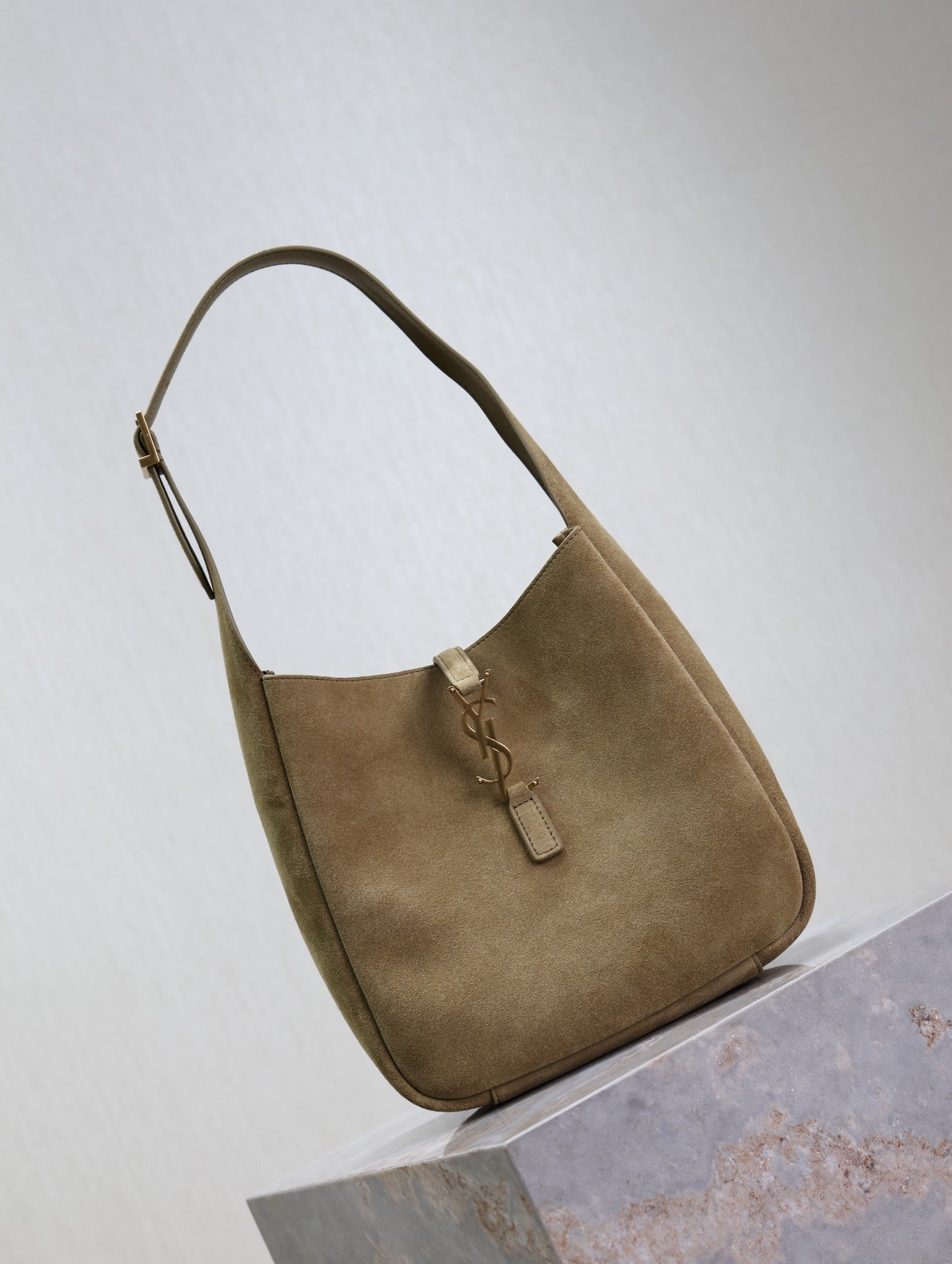 LE 5A7 bag