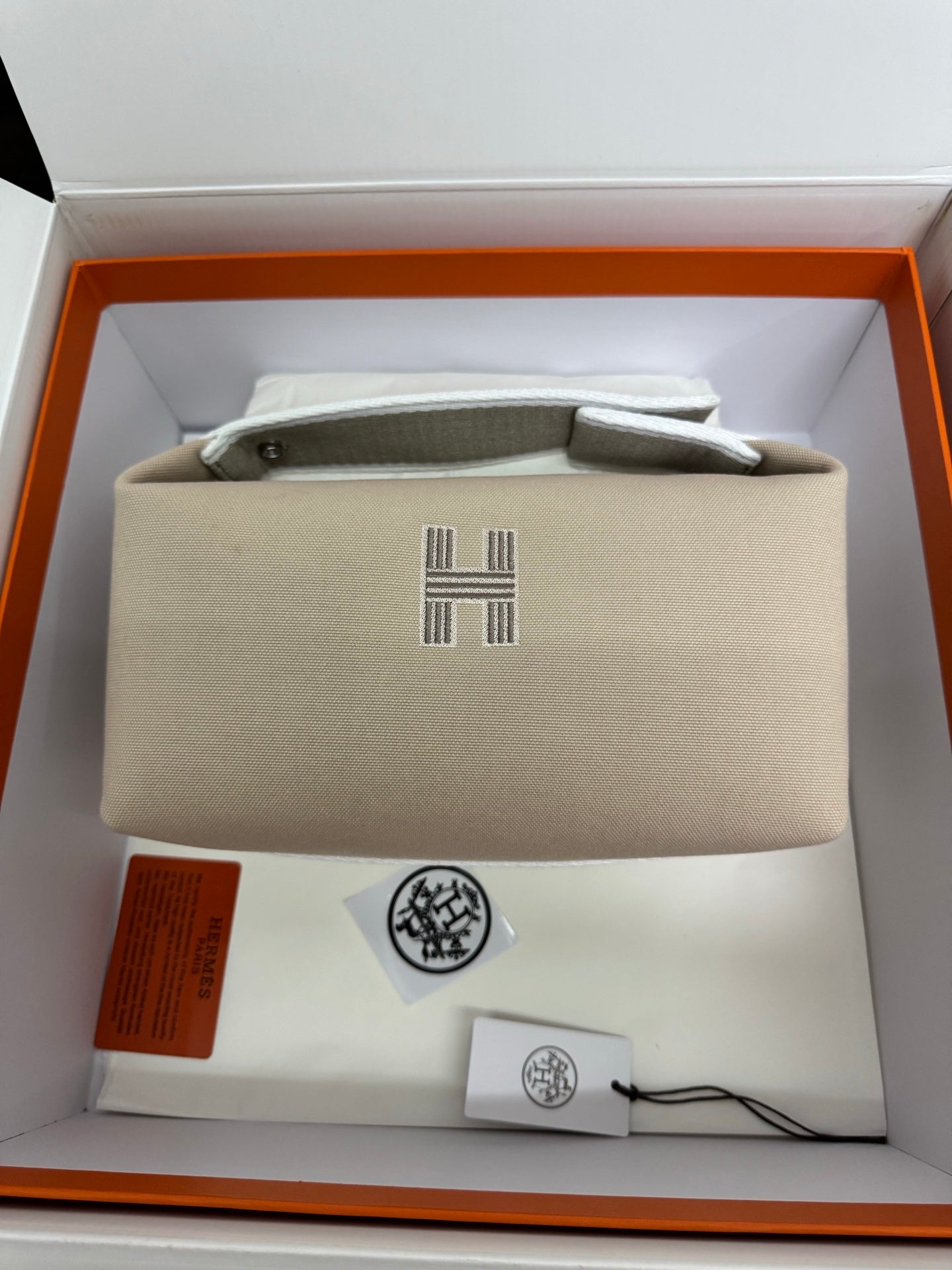 𝖳𝗋𝗈𝗎𝗌𝗌𝖾 𝖡𝗋𝗂𝖽𝖾-𝖠-𝖡𝗋𝖺𝖼𝖾