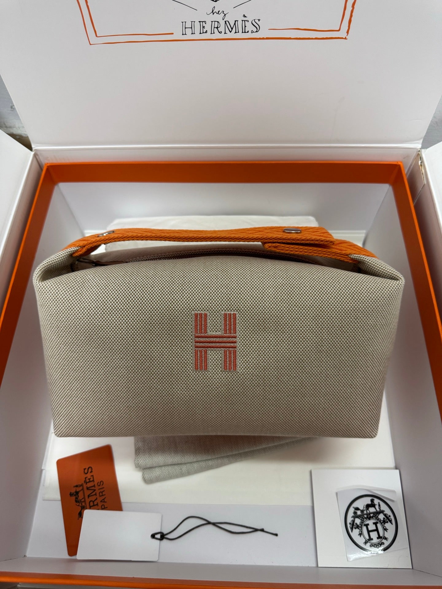 𝖳𝗋𝗈𝗎𝗌𝗌𝖾 𝖡𝗋𝗂𝖽𝖾-𝖠-𝖡𝗋𝖺𝖼𝖾